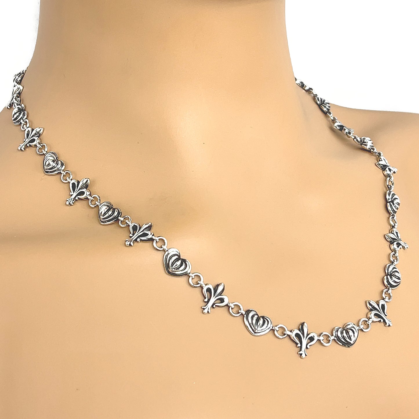 Preowned Lagos Fleur De Lis Sterling Silver Necklace
