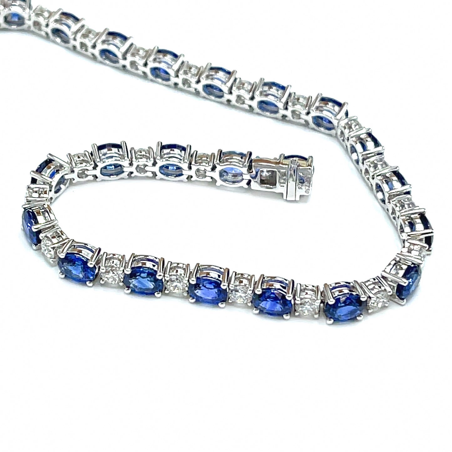 Sparkling 18k White Gold Sapphire and Diamond Tennis Bracelet