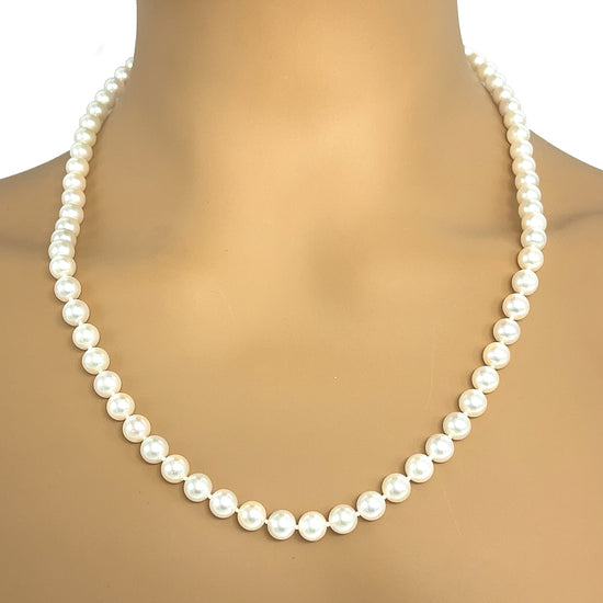 Load image into Gallery viewer, Classic 22 inches Pearl Strand Necklace
