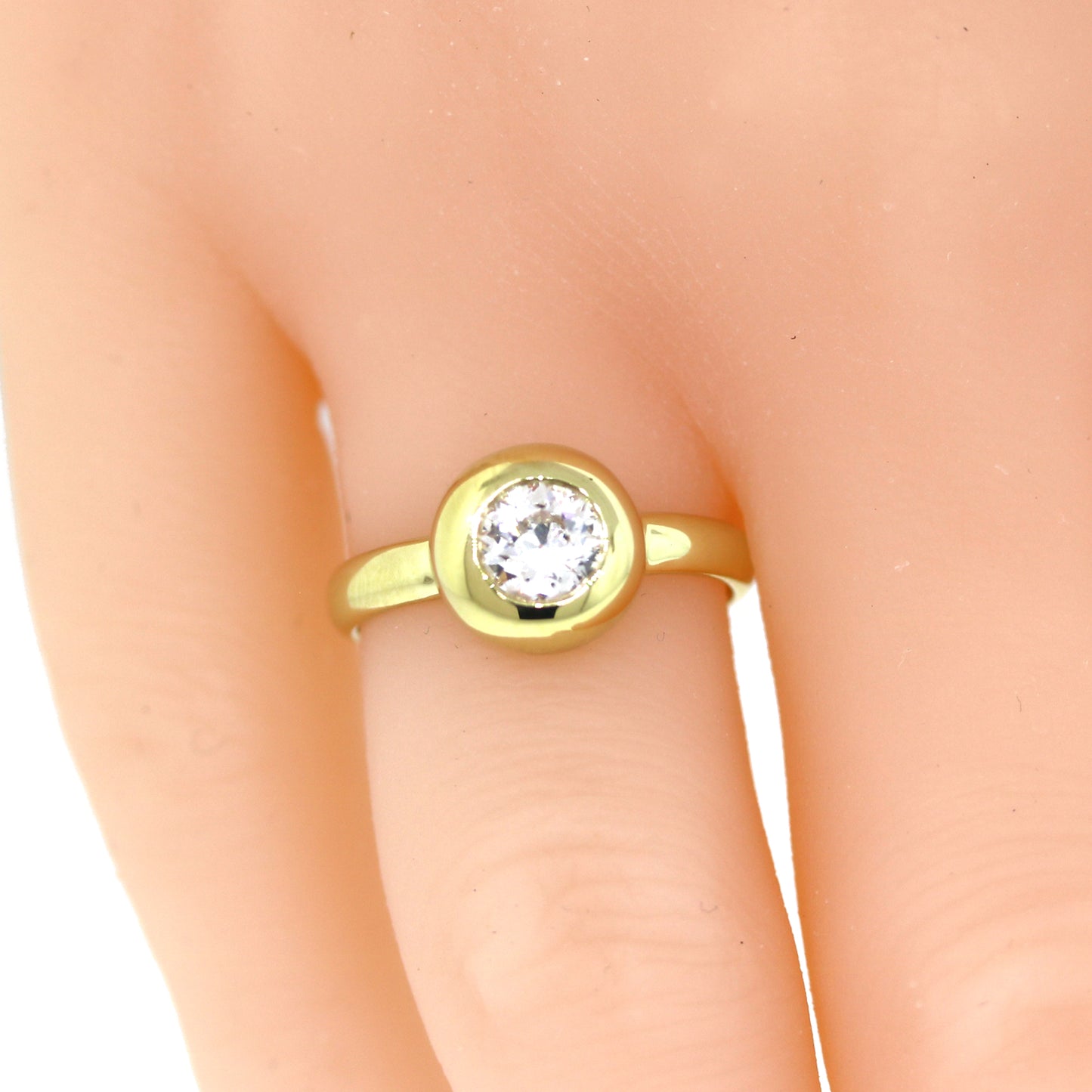 Load image into Gallery viewer, Sabel Round Brilliant Cut Diamond Bezel Set Engagement Ring
