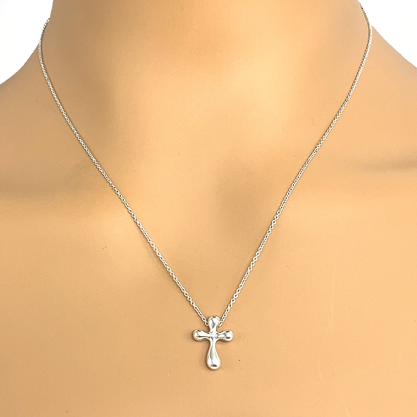 Preowned Tiffany and Co. Sterling Silver Elsa Peretti Cross Pendant Necklace