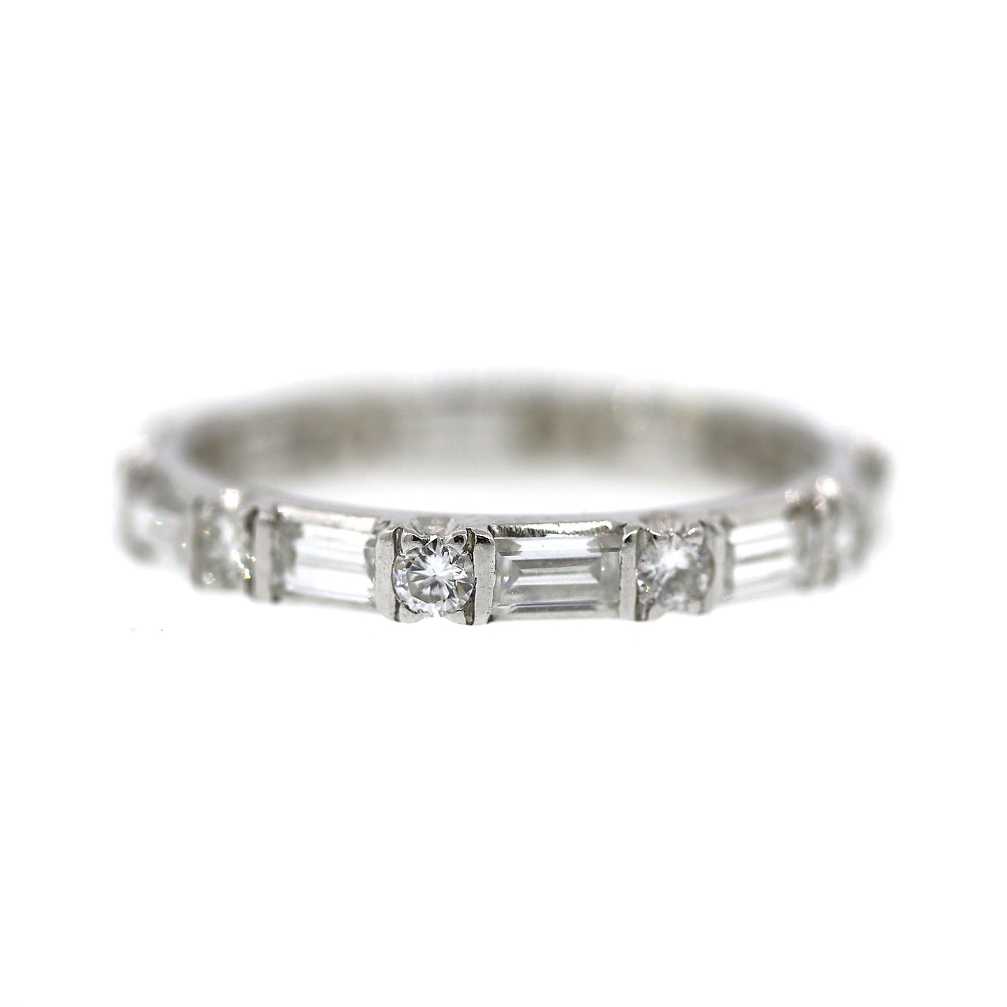 Load image into Gallery viewer, Platinum Baguette and Round Wedding Band Ring Size 6
