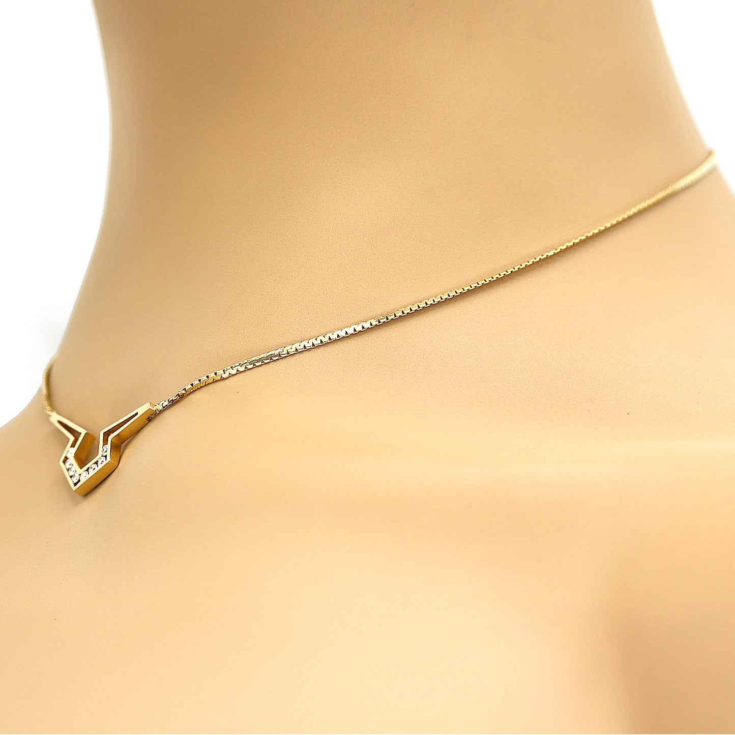 Load image into Gallery viewer, 14k Yellow Gold Diamond Choker Necklace
