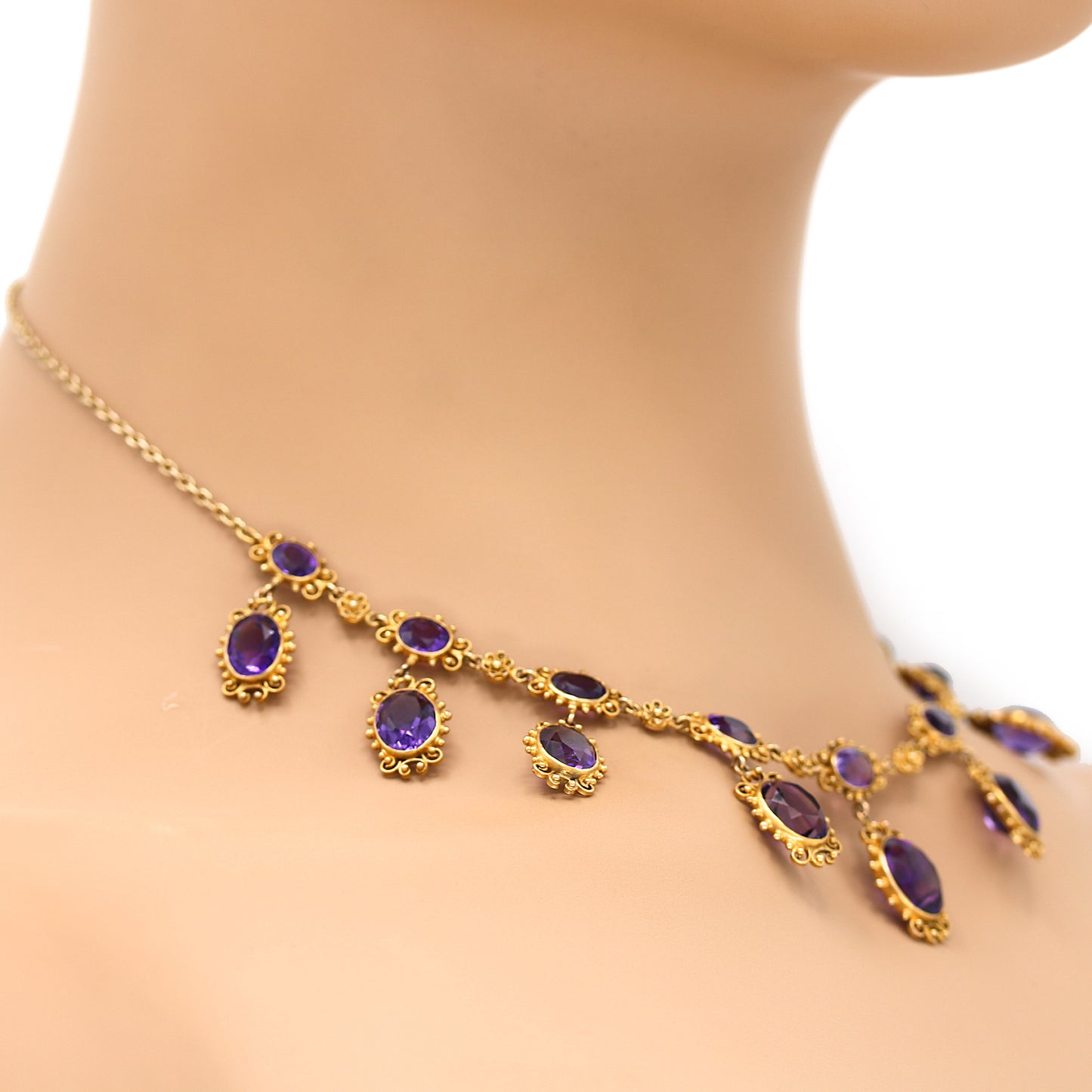 Load image into Gallery viewer, Vintage Amethyst Yellow Gold Necklace

