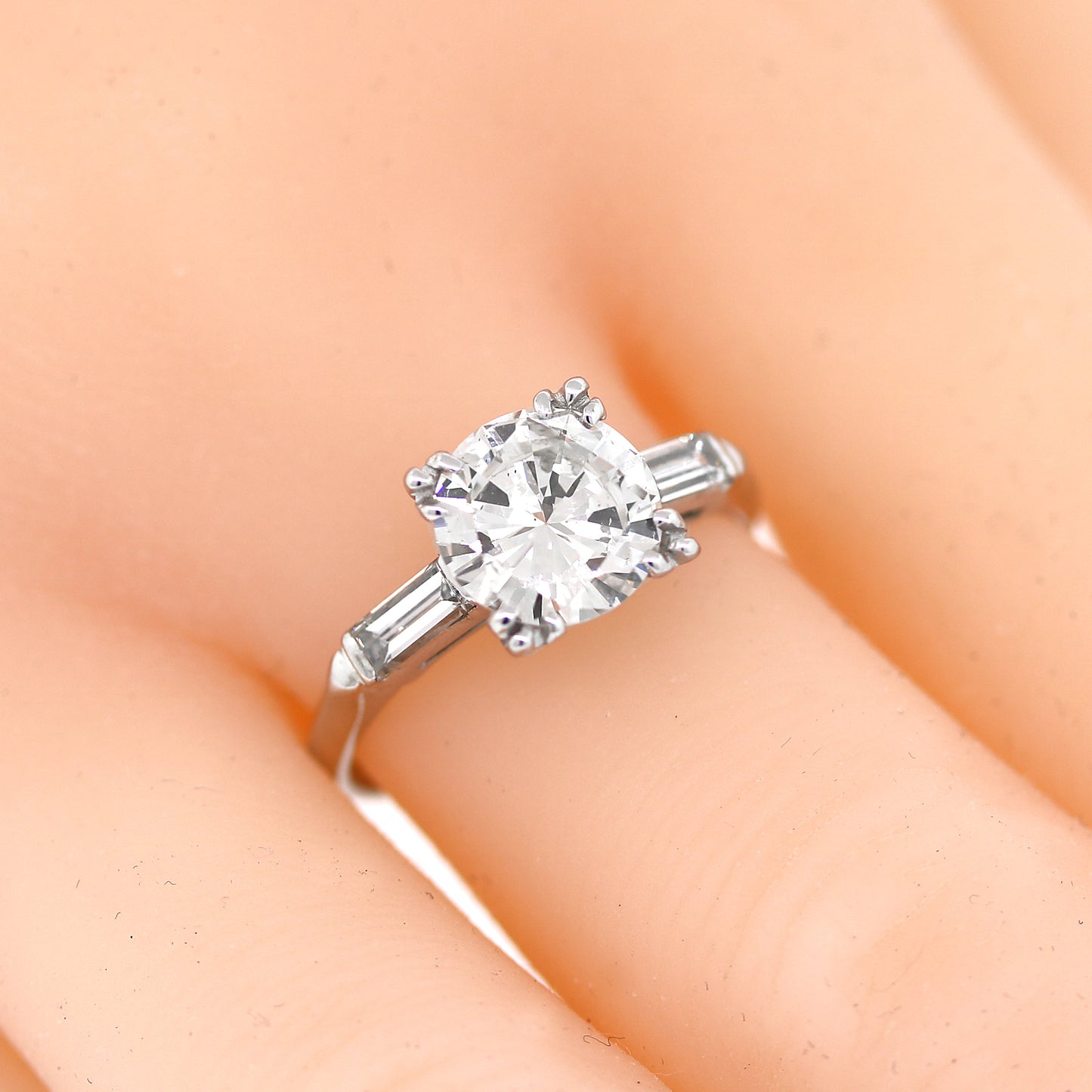 Round Brilliant Diamond Engagement Ring set in Platinum