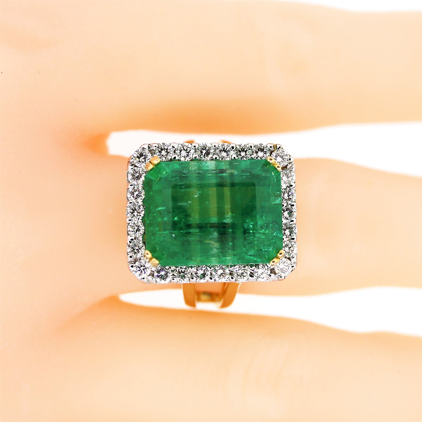 Load image into Gallery viewer, AGL Certified Natural Emerald Ring

