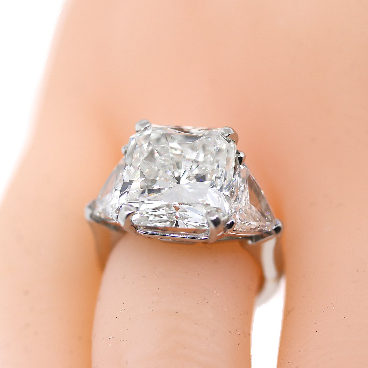 GIA Certified 9.02 carat Radiant Cut Diamond Engagement Ring in Platinum