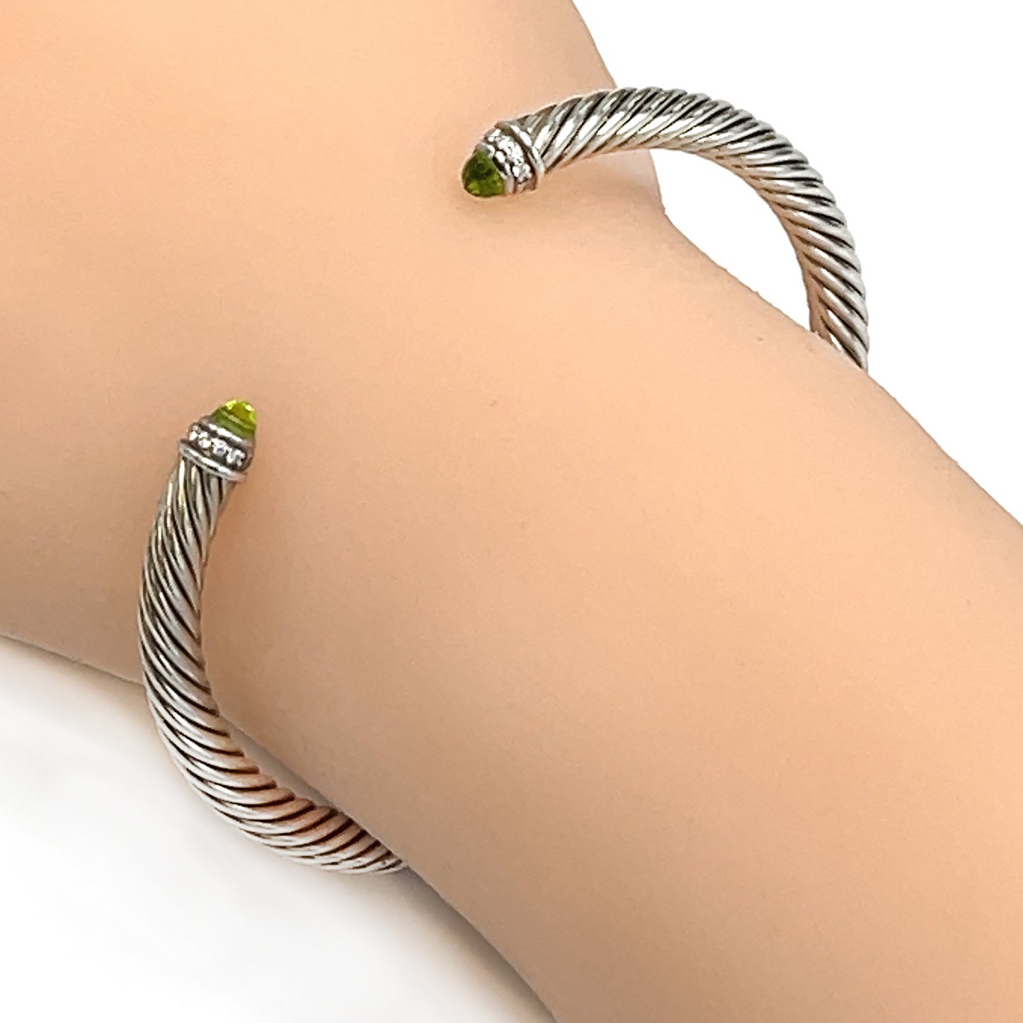 Load image into Gallery viewer, David Yurman Cable Classics Bracelet with Peridot
