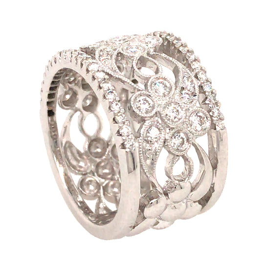 18k White Gold Diamond Flowers Band Ring