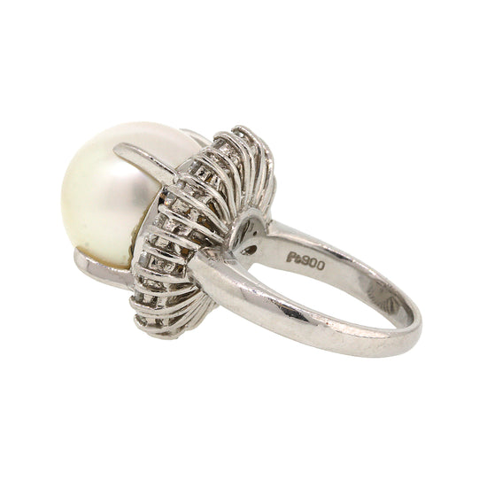 Load image into Gallery viewer, Beautiful Estate South Sea Pearl and Diamond Cocktail Ring
