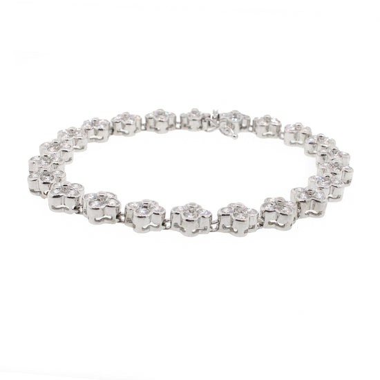 18 kt White Gold Cluster Diamond Floral Bracelet