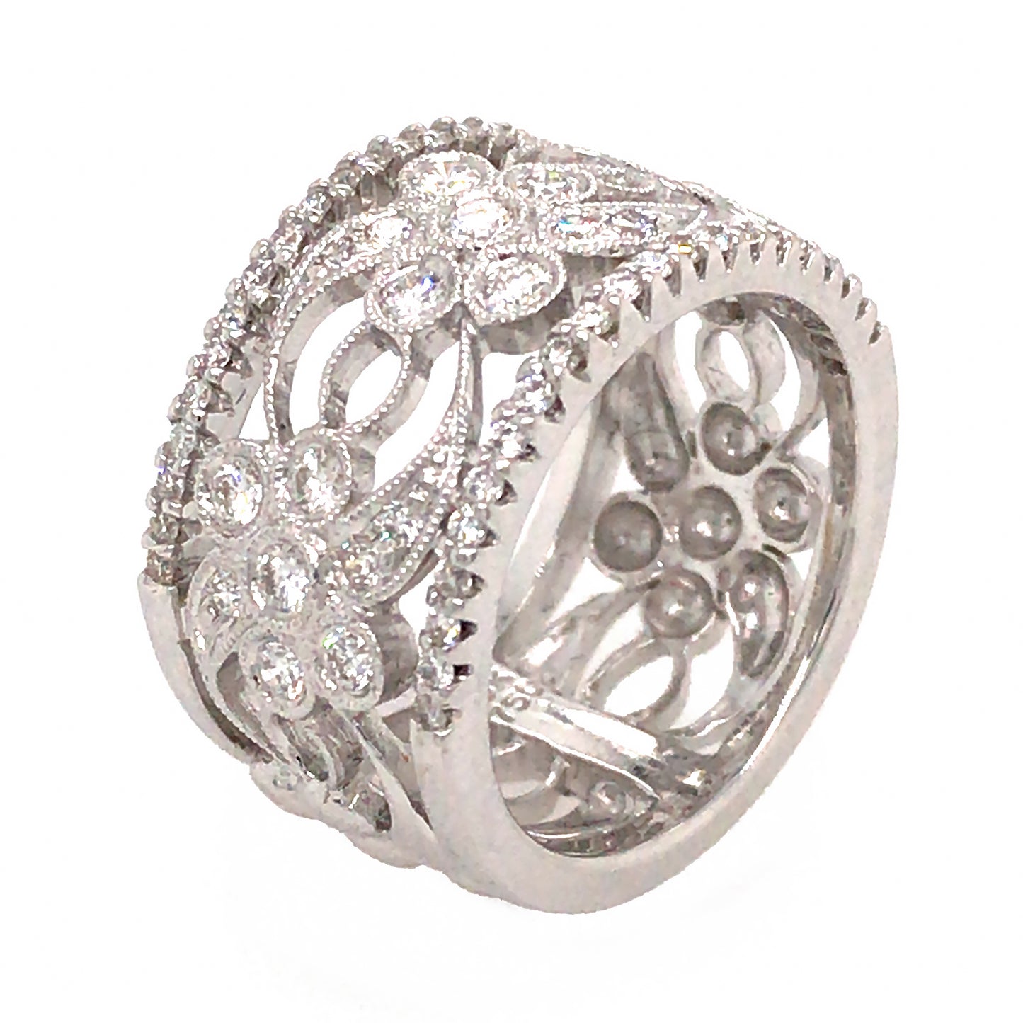 18k White Gold Diamond Flowers Band Ring
