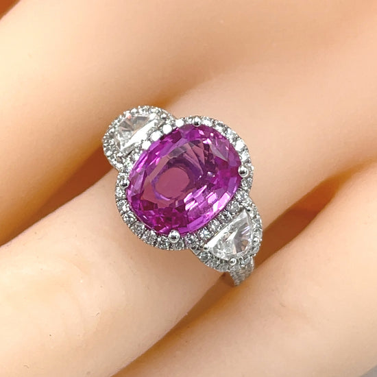 Beautiful in Pink 18 kt White Gold Oval Pink Sapphire and Diamond Ring