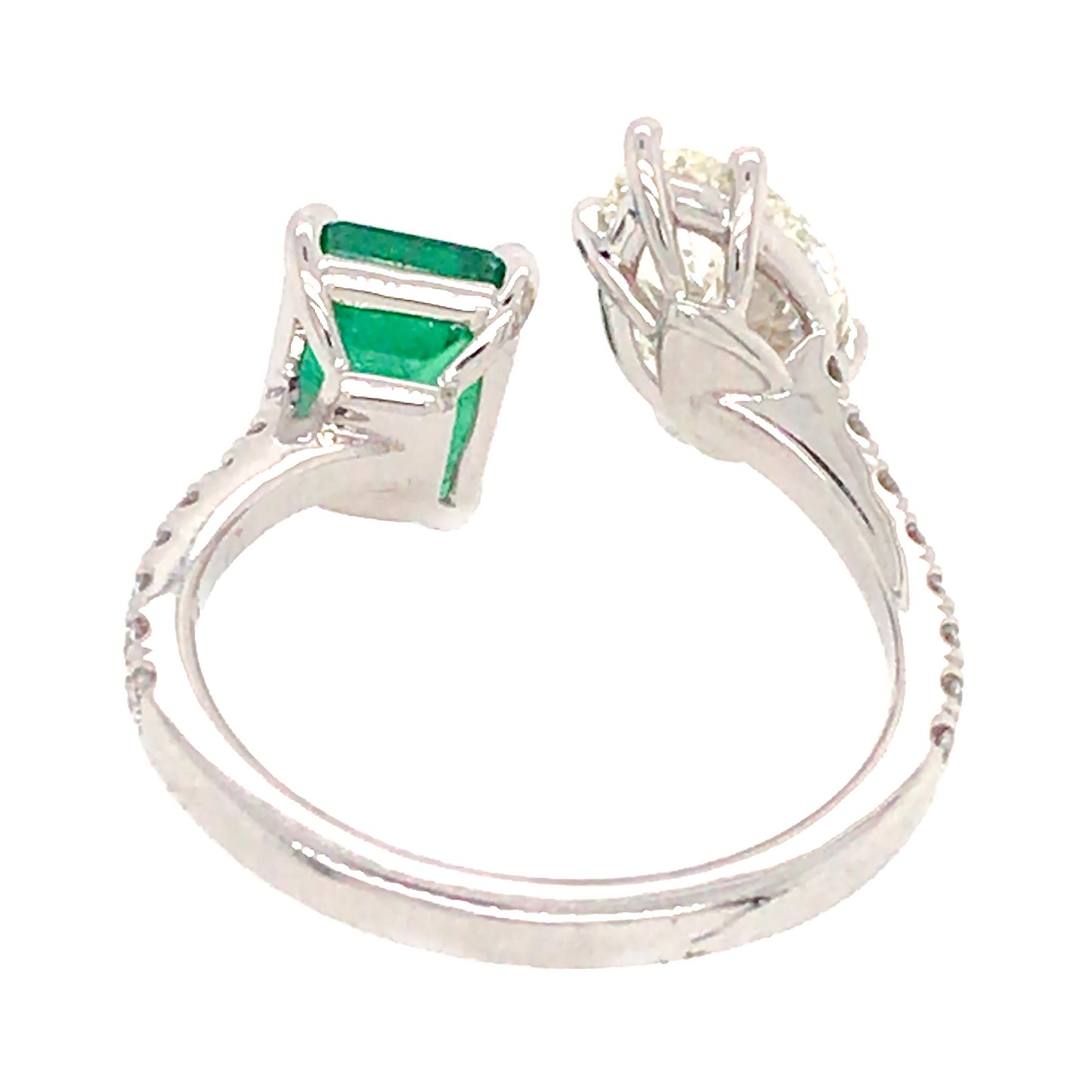 18k White Gold Pear Shaped Diamond and Emerald Ring