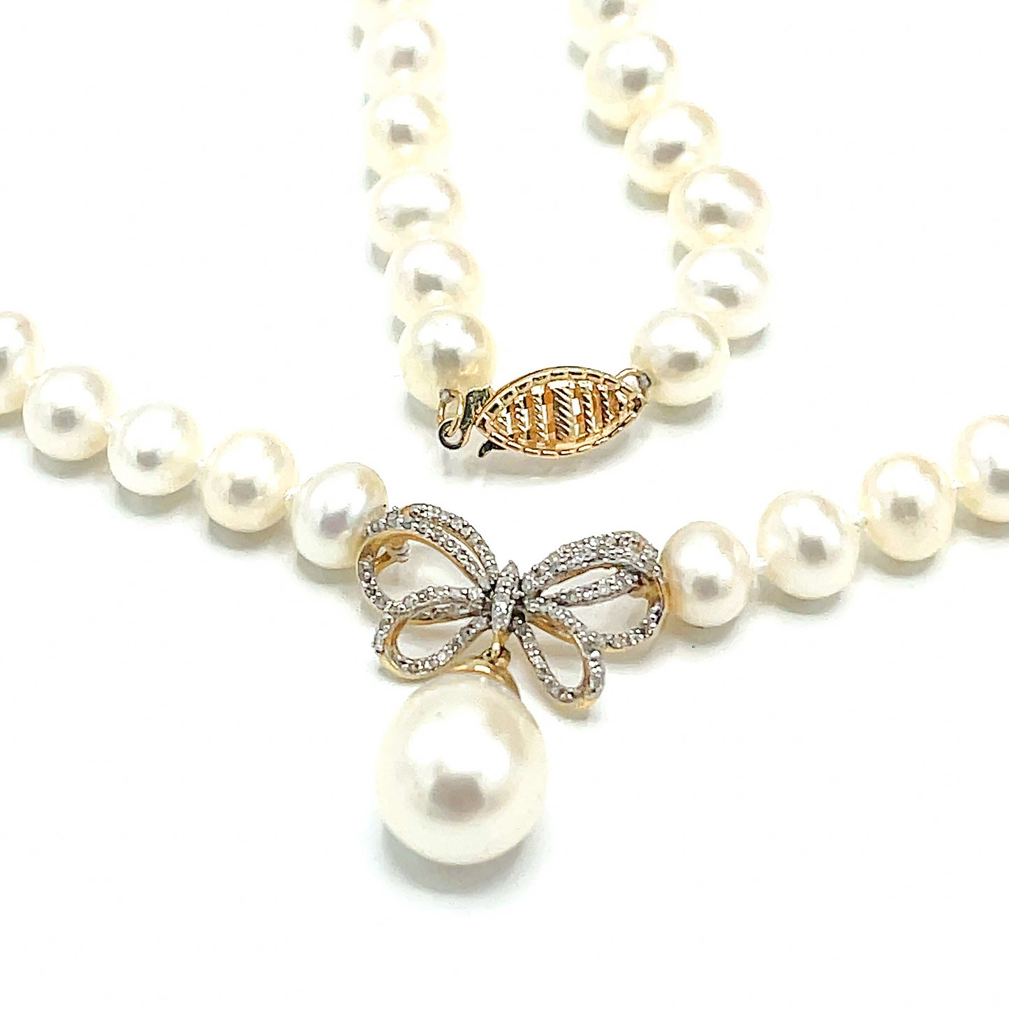 Load image into Gallery viewer, 14k Yellow Gold Pearl with Diamond Ribbon Lock Clasp Necklace
