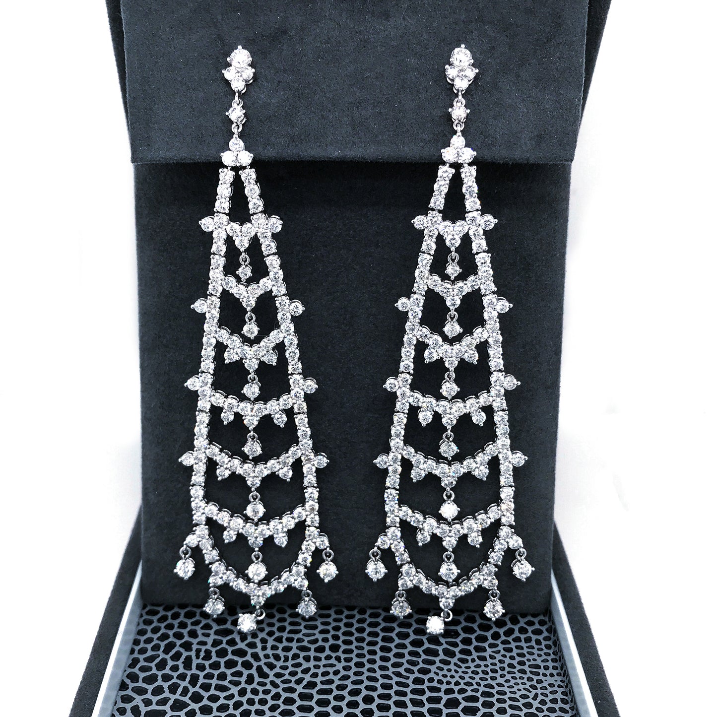 Load image into Gallery viewer, Estate 18K White Gold Diamond Hanging Earrings
